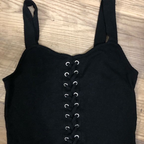 Three tank tops - Picture 2 of 4